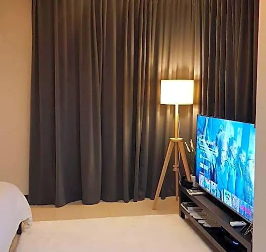 101 Newport Blvd C2 4f By Rechelle Nunag 5* Манила